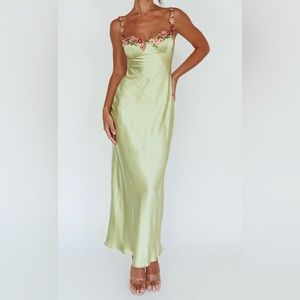 Selfie Leslie: Floral Midi Dress Lime